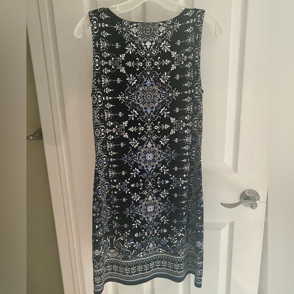 White House Black Market Black and Blue Patterned Dress - Picture 5 of 12